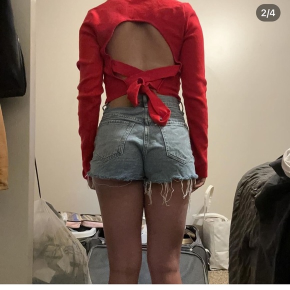 Red top - Picture 2 of 4